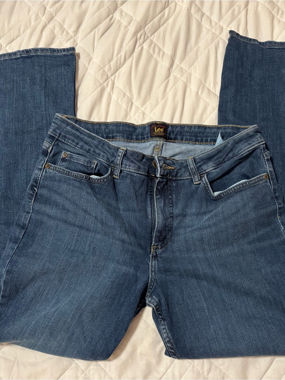 Lee Women’s Straight Jeans in Mid Blue Denim